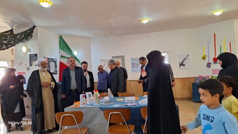 تصاویر/بازدید از نمایشگاه دائمی بصیرت رسانه و حجاب و عفاف مدرسه علمیه کوثر زرندیه