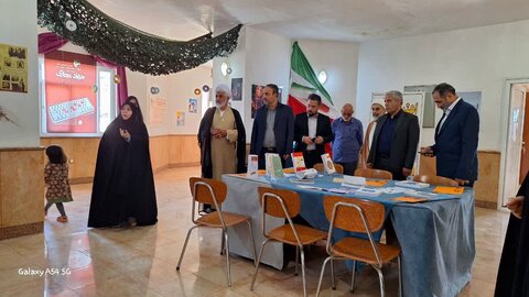 تصاویر/بازدید از نمایشگاه دائمی بصیرت رسانه و حجاب و عفاف مدرسه علمیه کوثر زرندیه