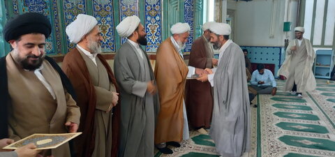 تصاویر/ تجلیل از اساتید و طلاب مدرسه علمیه آیت‌الله مدنی کاشانی(ره)
