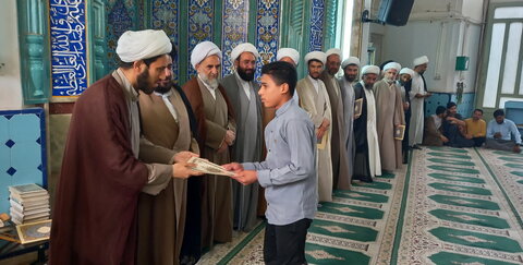 تصاویر/ تجلیل از اساتید و طلاب مدرسه علمیه آیت‌الله مدنی کاشانی(ره)