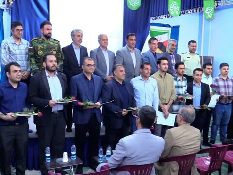 تصاویر/ نواخت«زنگ سپاس معلم و دهه کرامت» درکاشان