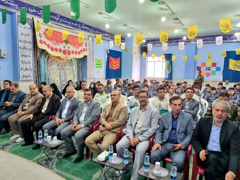 تصاویر/ نواخت«زنگ سپاس معلم و دهه کرامت» درکاشان