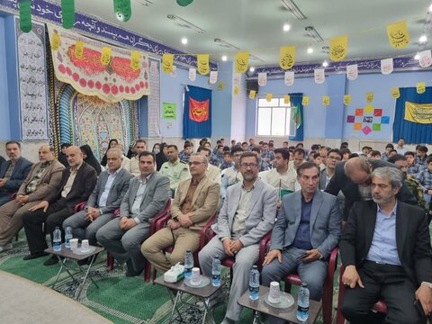 تصاویر/ نواخت«زنگ سپاس معلم و دهه کرامت» درکاشان