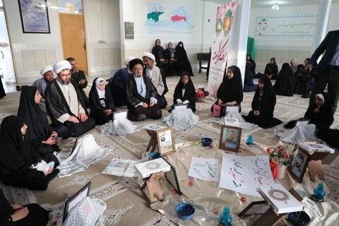 تصاویر دیدار نماینده ولی فقیه در لرستان با بسیجیان حلقات صالحین