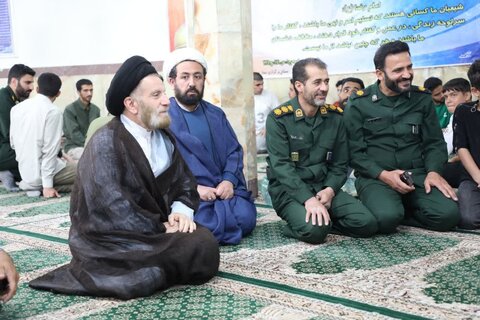 تصاویر دیدار نماینده ولی فقیه در لرستان با بسیجیان حلقات صالحین