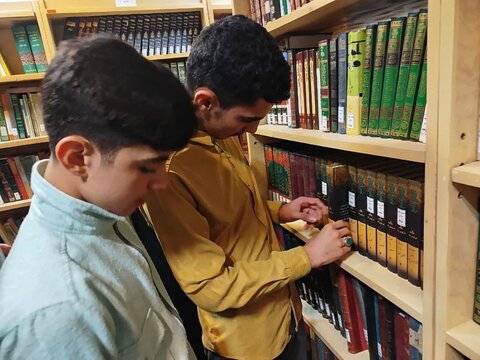 تصاویر/ حضور طلاب شهرستان نقده در اردبیل