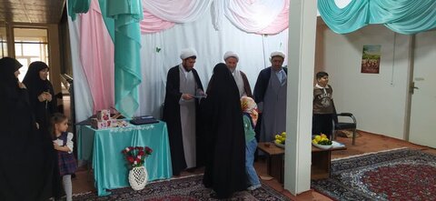 تصاویر/ مراسم گرامیداشت مقام معلم در مدرسه علمیه نجمه خاتون تکاب