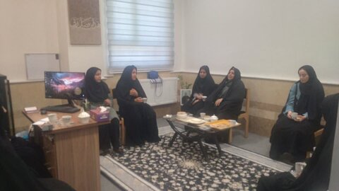 تصاویر بازدید گروه راهیان پیشرفت پایگاه امام حسن مجتبی(ع)کوهدشت از مدرسه فاطمه الزهرا(س)شهرستان