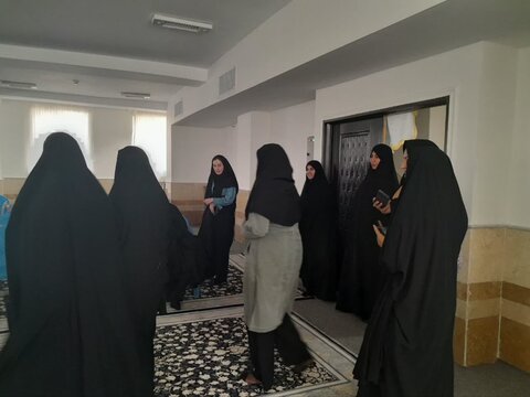 تصاویر بازدید گروه راهیان پیشرفت پایگاه امام حسن مجتبی(ع)کوهدشت از مدرسه فاطمه الزهرا(س)شهرستان