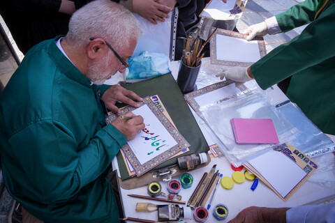 تصاویر / خادمی رزمندگان لشکر 14 امام حسین (ع) اصفهان در چایخانه حرم حضرت رضا (ع)‎