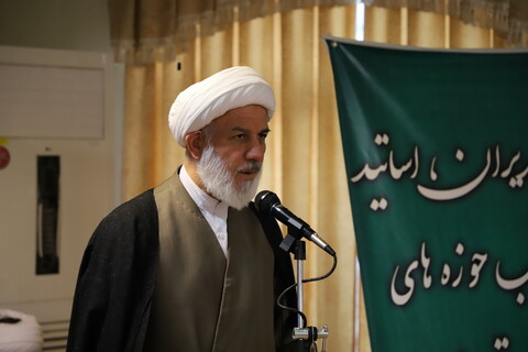 مراسم گرامیداشت مقام معلم و تجلیل از اساتید مدارس علمیه تبریز