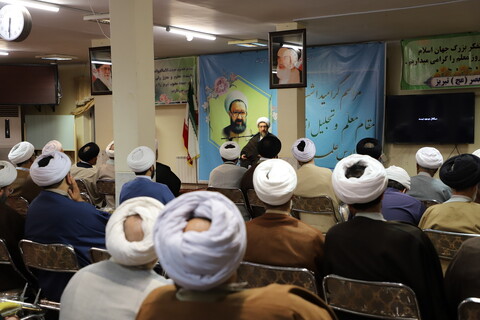 مراسم گرامیداشت مقام معلم و تجلیل از اساتید مدارس علمیه تبریز