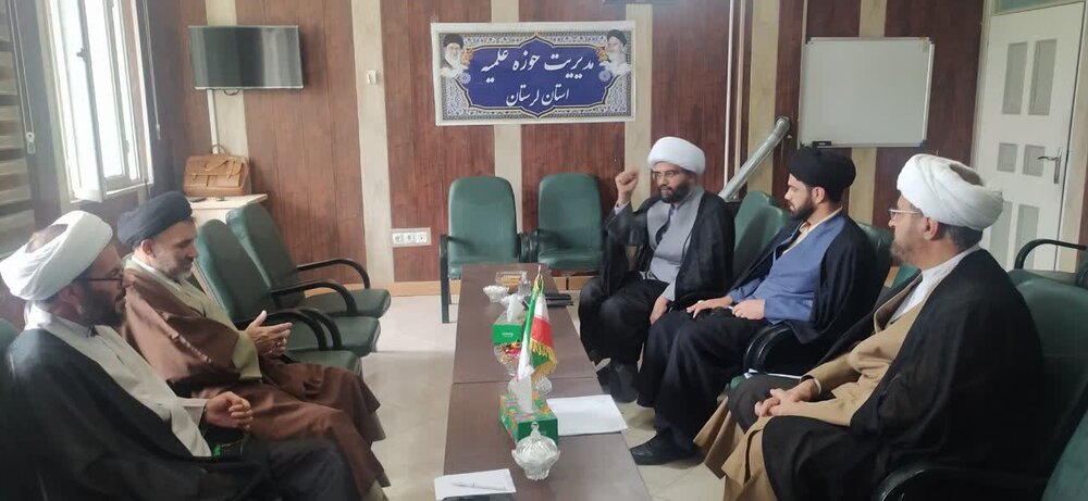 تصاویر/ برگزاری جلسه هماهنگی نهادهای حوزوی لرستان به مناسبت صدمین سالگشت بازتأسیس حوزه علمیه قم