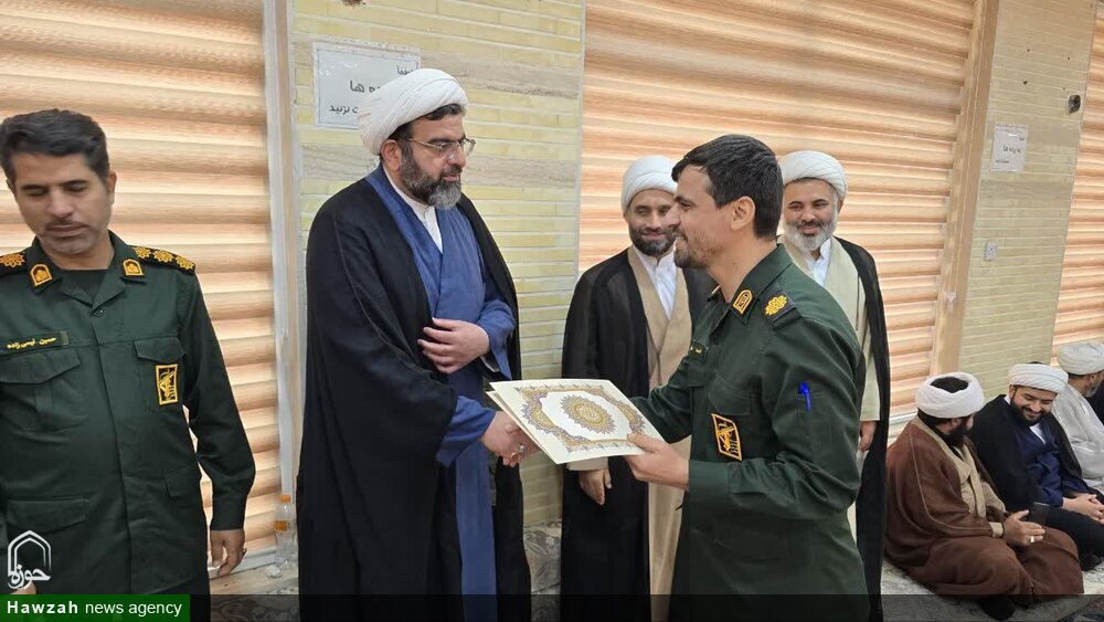 مراسم تجلیل و تقدیر از مربیان عقیدتی و هادیان سیاسی و مدیران عقیدتی در اهواز