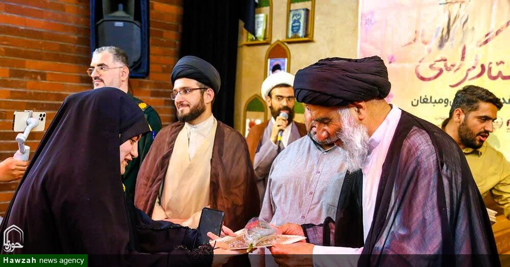 تصاویر/ همایش تجلیل از معلمان و مبلغان دینی مناطق محروم اهواز