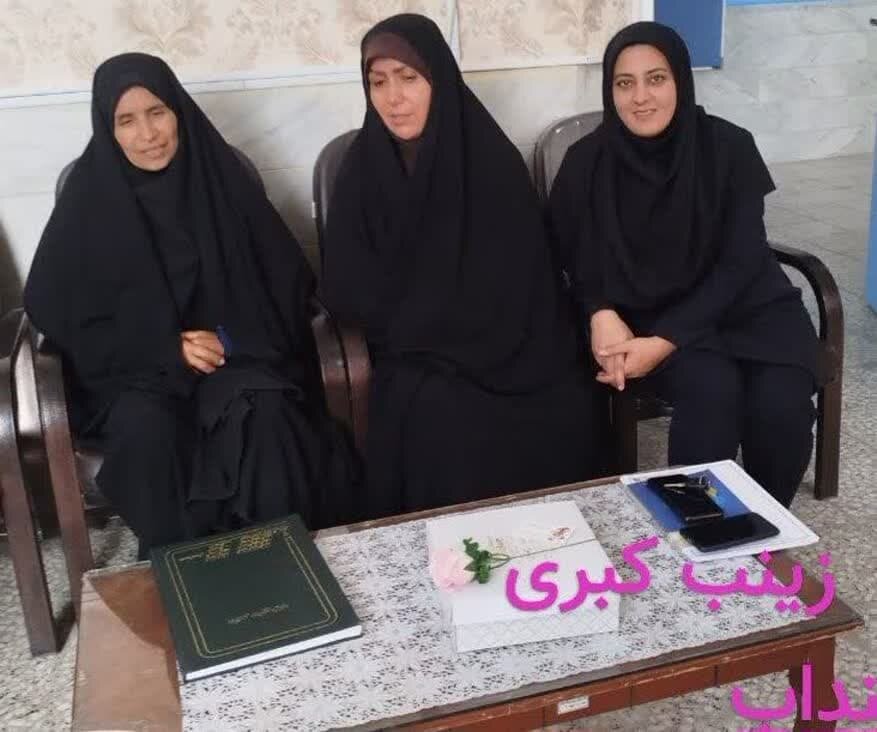 حضور طلاب بسیجی خنداب در مدارس شهرستان به مناسبت هفته معلم+ تصاویر