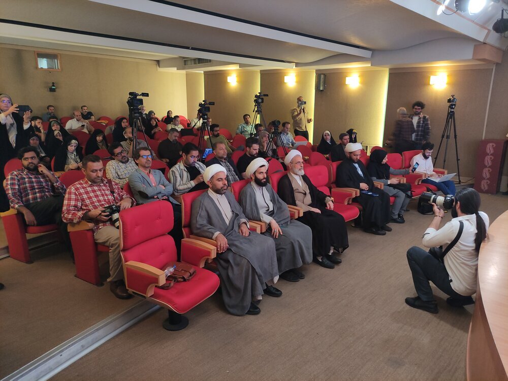 Ayetullah Arafi’nin Kum İlim Havzası'nın Yeniden Kuruluşunun Yüzüncü Yılı Münasebetiyle Düzenlediği Basın Toplantısı