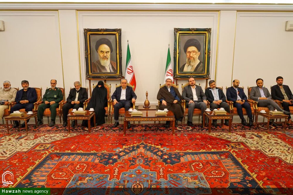 تصاویر/ دیدار نماینده ولی فقیه در استان آذربایجان شرقی با خانواده شهدای خدمت و جمعی از اعضای دولت سابق