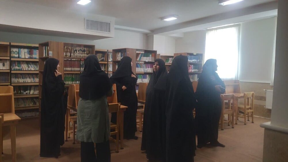 تصاویر/ بازدید گروه راهیان پیشرفت پایگاه امام حسن مجتبی(ع)کوهدشت از مدرسه فاطمه الزهرا(س)شهرستان