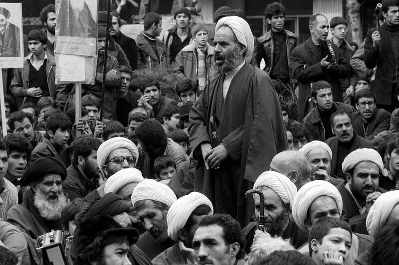 در گفتوگو با استاد حوزه علمیه قم بررسی شد؛ حوزه علمیه قم؛ از مأموریت دینداری مردم تا دفاع از میهن / در دفاع مقدس از هر ۱۰۰۰ طلبه ۴۰ نفر شهید شدند 2 حوزه علمیه قم؛ از مسئولیت دینداری مردم تا دفاع از میهن / در دفاع مقدس از هر ۱۰۰۰ طلبه ۴۰ نفر شهید شدند