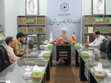 طلاب و روحانیون خدمات شهید رئیسی را بیان کنند
