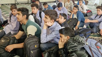 تصاویر/ برگزاری جشن تکلیف دانش آموزان در مدرسه علمیه آیت الله بهاری