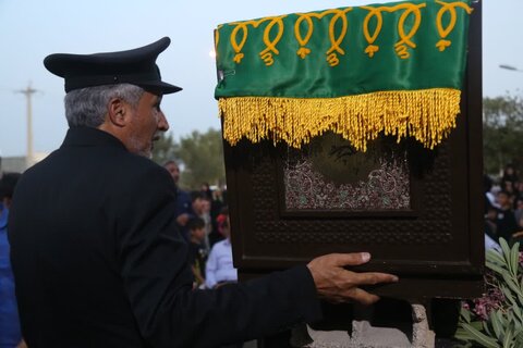 تصاویر/ جشن خیابانی دهه کرامت با حضور خدام رضوی در شهر بادوله