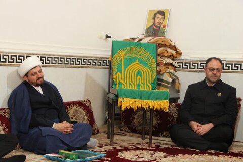 تصاویر/ تجلیل از مادر شهید تاج الدین توسط خدام رضوی