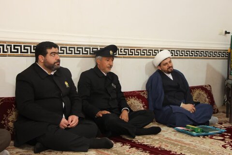 تصاویر/ تجلیل از مادر شهید تاج الدین توسط خدام رضوی