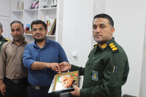 تصاویر/ تجلیل فرمانده سپاه دیّر از فرهنگیان
