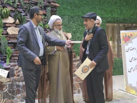 تصاویر/ همایش شورای های بخش برزک همراه با جشن میلاد امام رضا(ع)