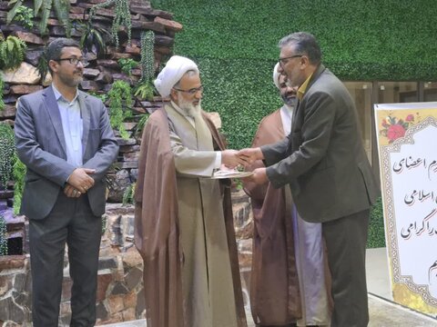 تصاویر/ همایش شورای های بخش برزک همراه با جشن میلاد امام رضا(ع)