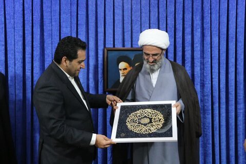 تصاویر/ دیدار مدیرکل، همکاران ستادو مربیان مراکز فرهنگی هنری سمنان با حجت الاسلام والمسلمین مطیعی