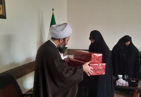تصاویر/ دیدار مدیران و اساتید مدارس علمیه خواهران خوی با امام جمعه این شهرستان
