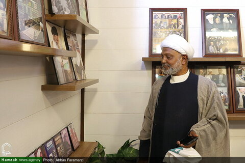 Photos/Visite d'un chercheur bangladeshi à l'agence de presse Hawzah