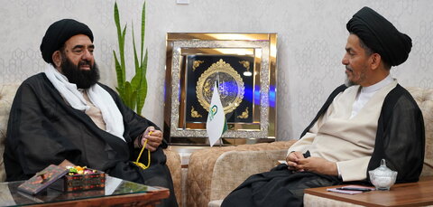 تصاویر/ نشست مهمانان بین‌المللی همایش صدمین سالگشت بازتأسیس حوزه علمیه قم با نماینده رهبر انقلاب در بنگلادش