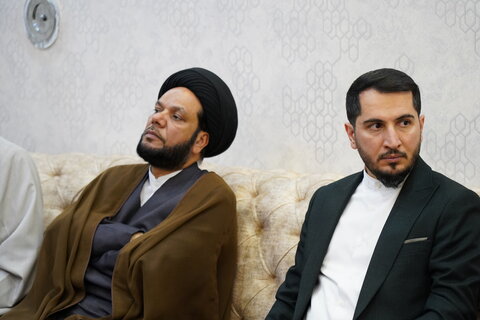 تصاویر/ نشست مهمانان بین‌المللی همایش صدمین سالگشت بازتأسیس حوزه علمیه قم با نماینده رهبر انقلاب در بنگلادش