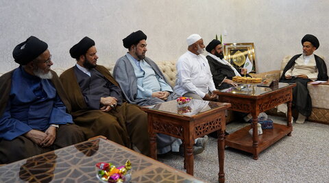 تصاویر/ نشست مهمانان بین‌المللی همایش صدمین سالگشت بازتأسیس حوزه علمیه قم با نماینده رهبر انقلاب در بنگلادش