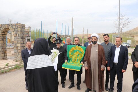 تصاویر/ حضور کاروان زیر سایه خورشید در بخش تخت سلیمان شهرستان تکاب