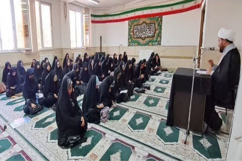 بانوان طلبه، پرچمداران تبیین الگوی ناب زن مسلمان باشند+عکس