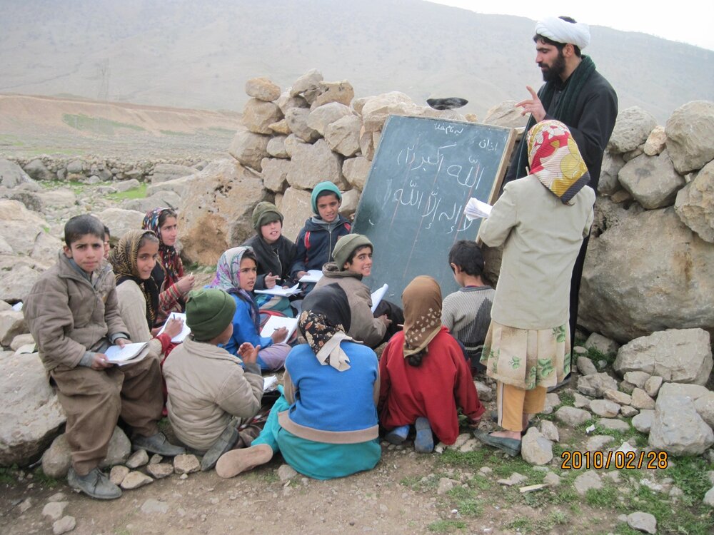 حوزه علمیه قم و تبلیغ جهادی؛ پیوند ایمان، عمل و خدمت‌ در مسیر تحول اجتماعی