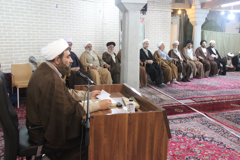 تصاویر / تجلیل از اساتید حوزه علمیه استان قزوین