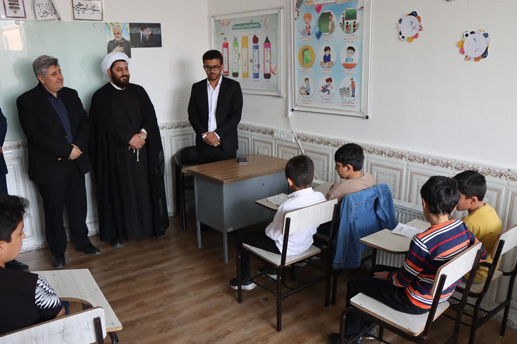 بازدید مدیرکل ارشاد آذربایجان‌شرقی از مؤسسه قرآن و عترت آذرشهر