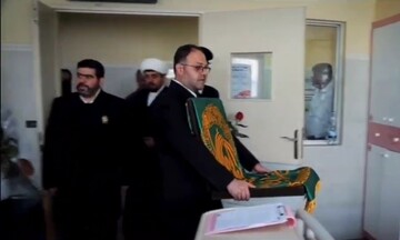 فیلم| عیادت خادمان امام رضا(ع) از بیماران