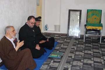 تصاویر/ دیدار خادمان امام رضا(ع) با یکی از روحانیون شُنبه