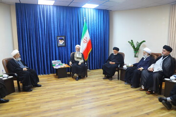 حوزه و روحانیت بدون مردم هیچ است