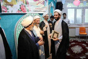 تصاویر/ تجلیل از اساتید حوزه علمیه مرند