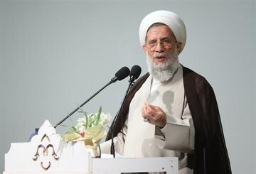 معلم فرمانده جنگ با جهل است