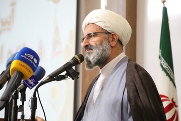 ائمه اطهار(س) خاندان کرامت هستند/ گره‌گشایی از امور مردم، ذخیره‌ای ارزشمند برای قیامت است