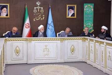 معلمان و مسئولان آموزش و پرورش کمک‌کار دستگاه قضایی در پیشگیری از وقوع جرم باشند